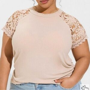 Textured Jersey Crew Neck Crochet
Raglan Top Size 4X